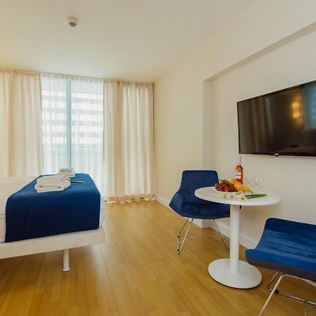 V. Orbi City Apartment Батуми Екстериор снимка