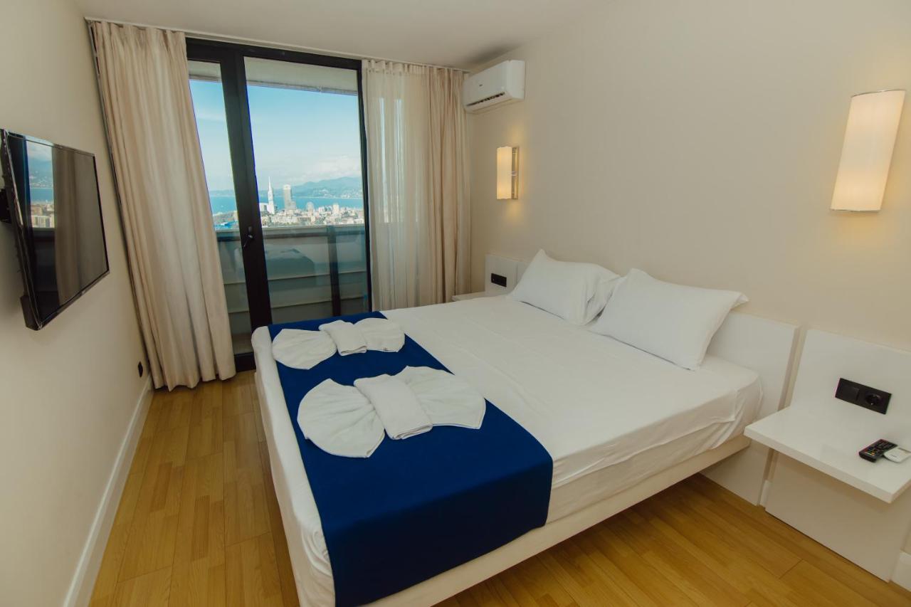 V. Orbi City Apartment Батуми Екстериор снимка