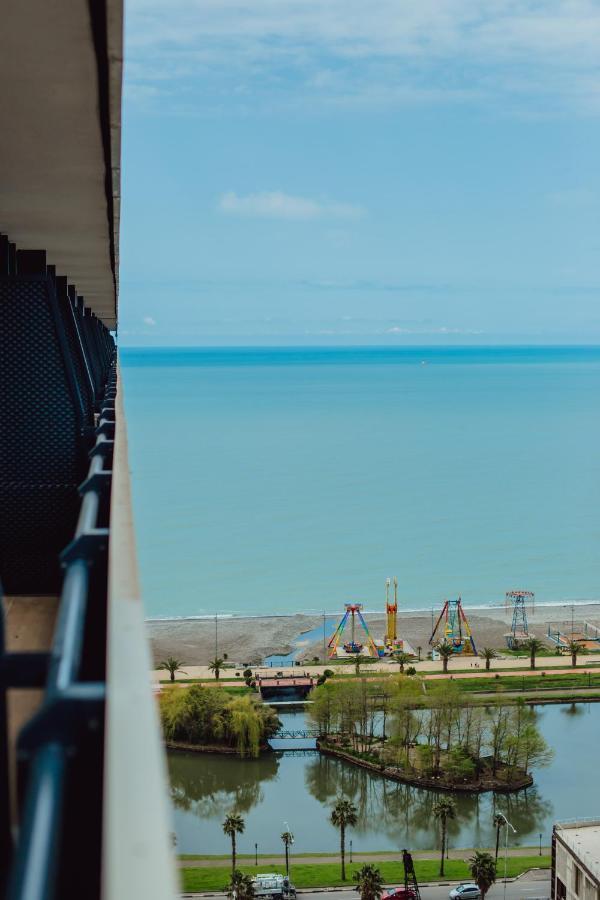 V. Orbi City Apartment Батуми Екстериор снимка